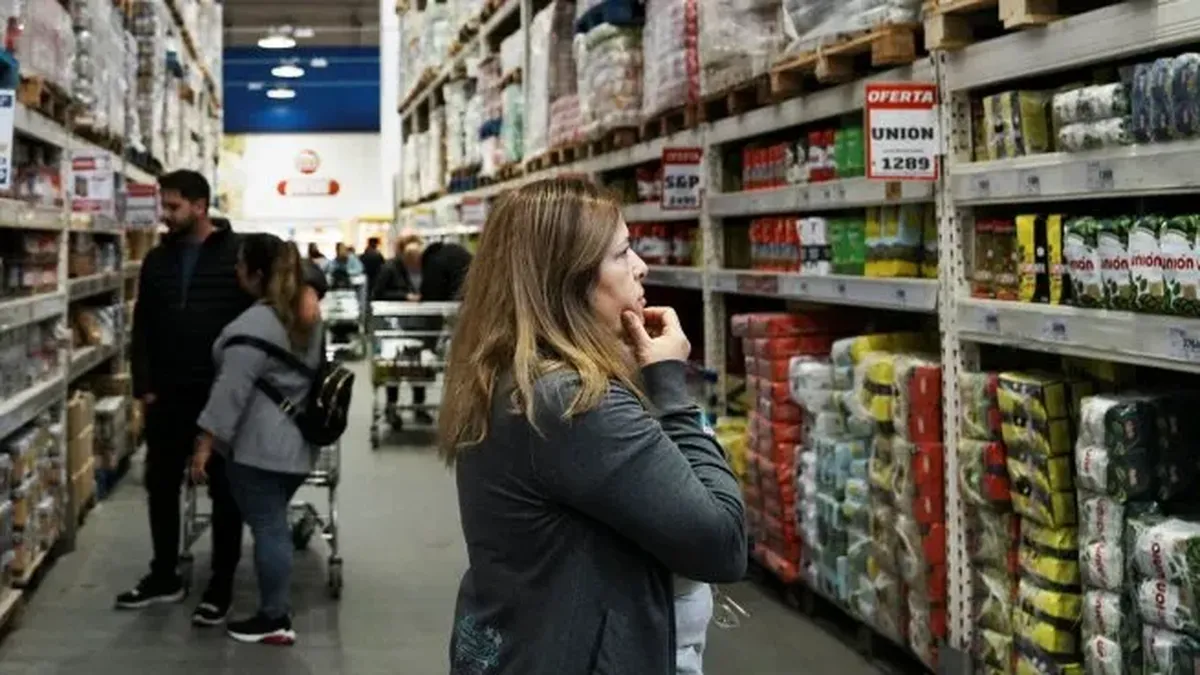 Freno en el consumo masivo: en junio cayó 0,8 %