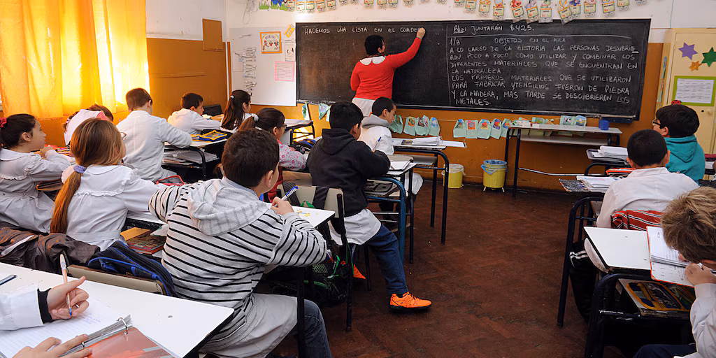 De la venta de lencería a las tortas: cada vez más docentes tienen un rebusque para llegar a fin de mes