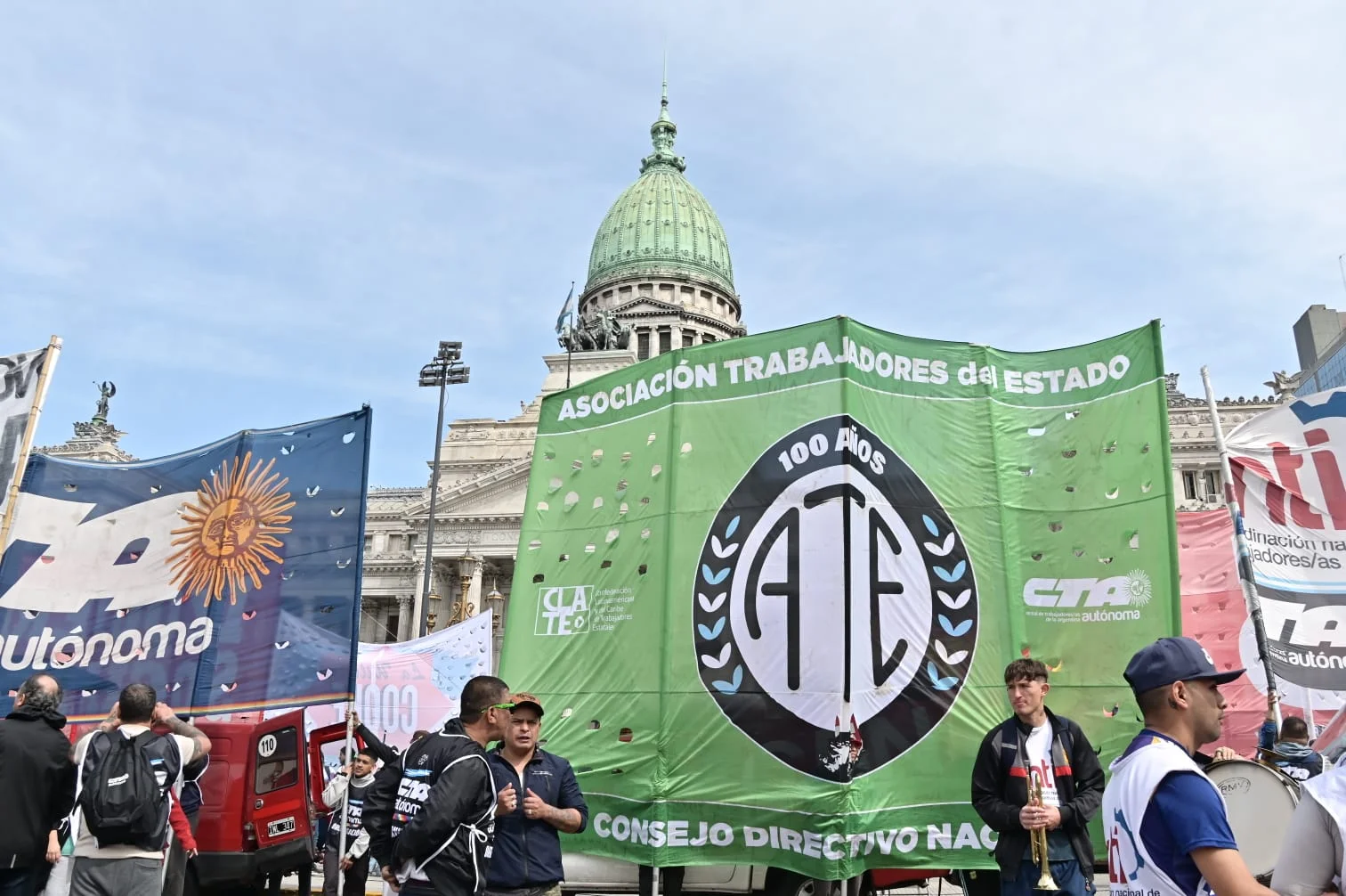 Paro y movilización de ATE en rechazo a decretos que eliminan organismos del Estado