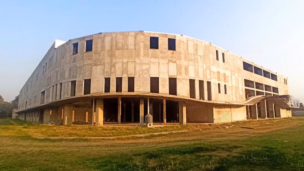 Declaró el arquitecto que construyó el templo de los dólares milagrosos: “Pagaba todo una fundación”
