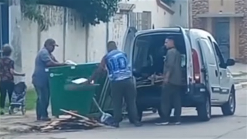 Multas por tirar basura en la vía pública