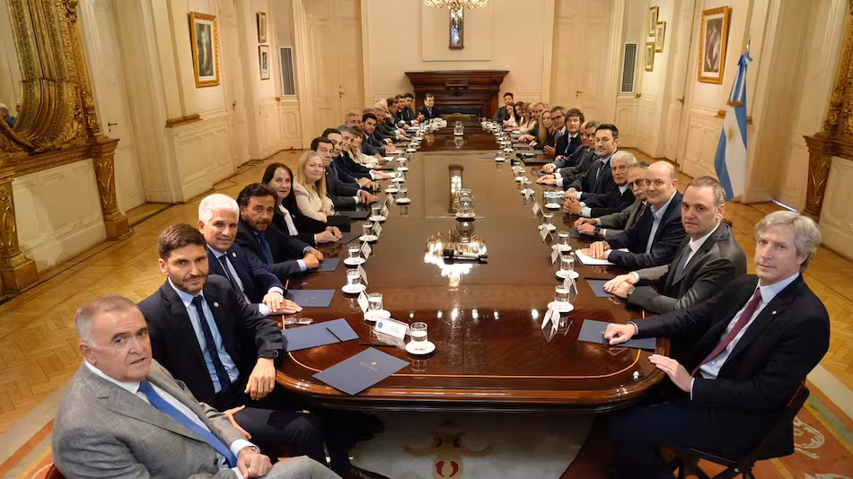 Javier Milei se reunió con los gobernadores y el Gabinete en Casa Rosada