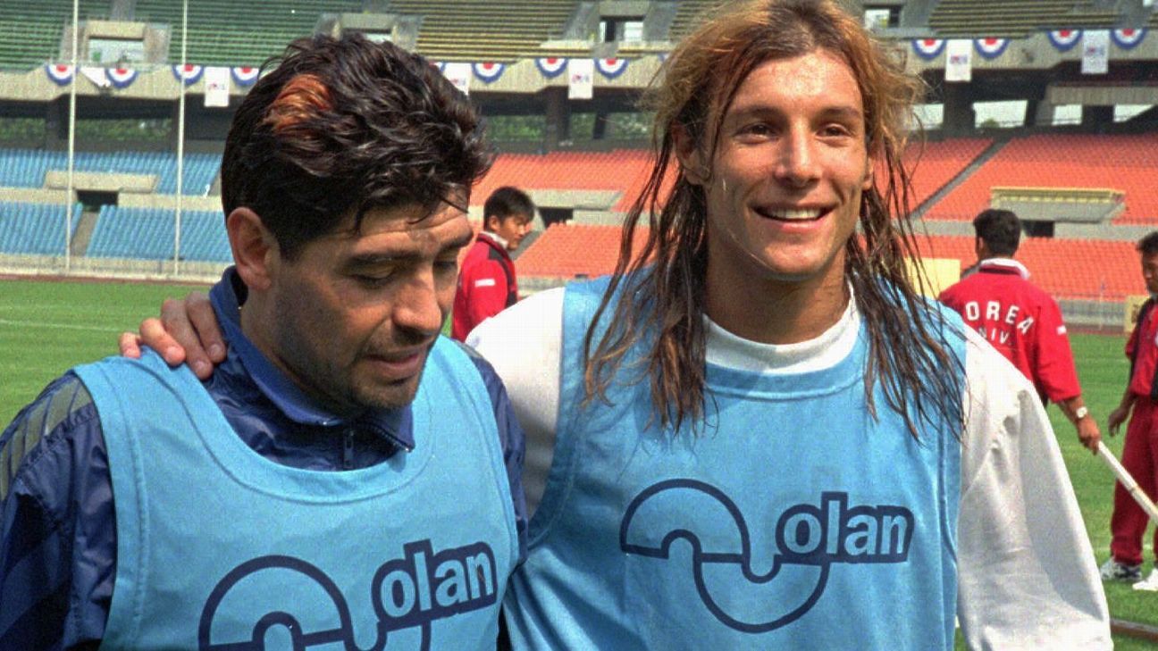 Diego Maradona cumpliría 65 años y Claudio Caniggia le dedicó un emotivo posteo: “Era muy temprano para despedirte”