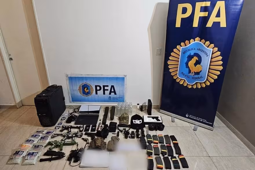 Alerta del FBI evitó una posible masacre escolar: detuvieron a un adolescente en Argentina