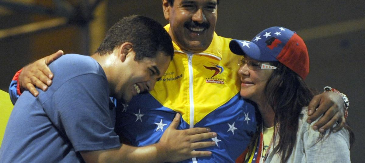 El Departamento de Justicia de EE.UU. revela una nueva acusación contra Maduro, su esposa y su hijo