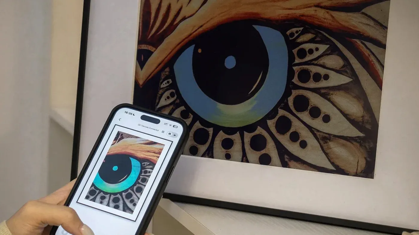 Los nuevos marcos digitales con tinta electrónica a color están cada vez más de moda